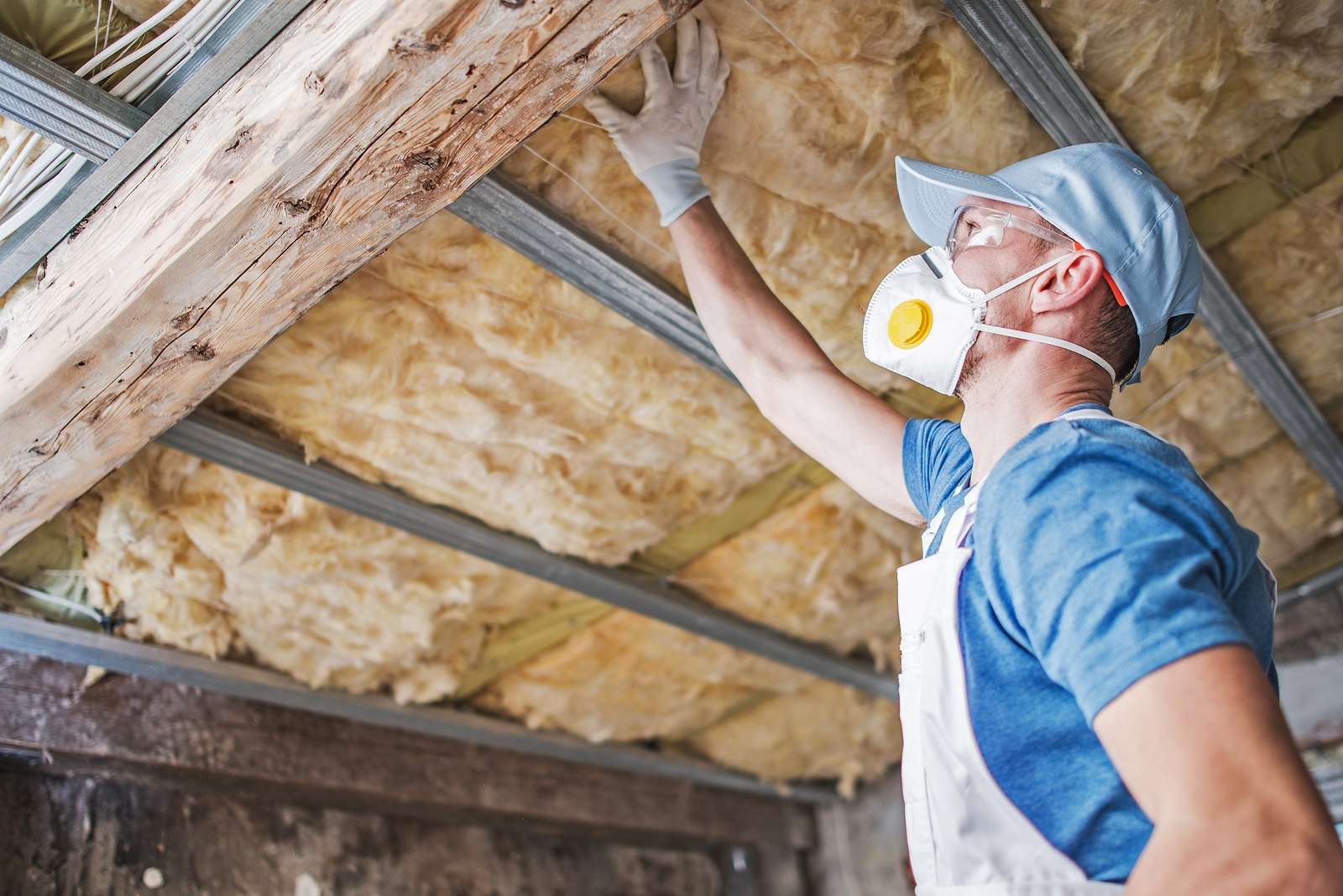 causes of crawl space mold